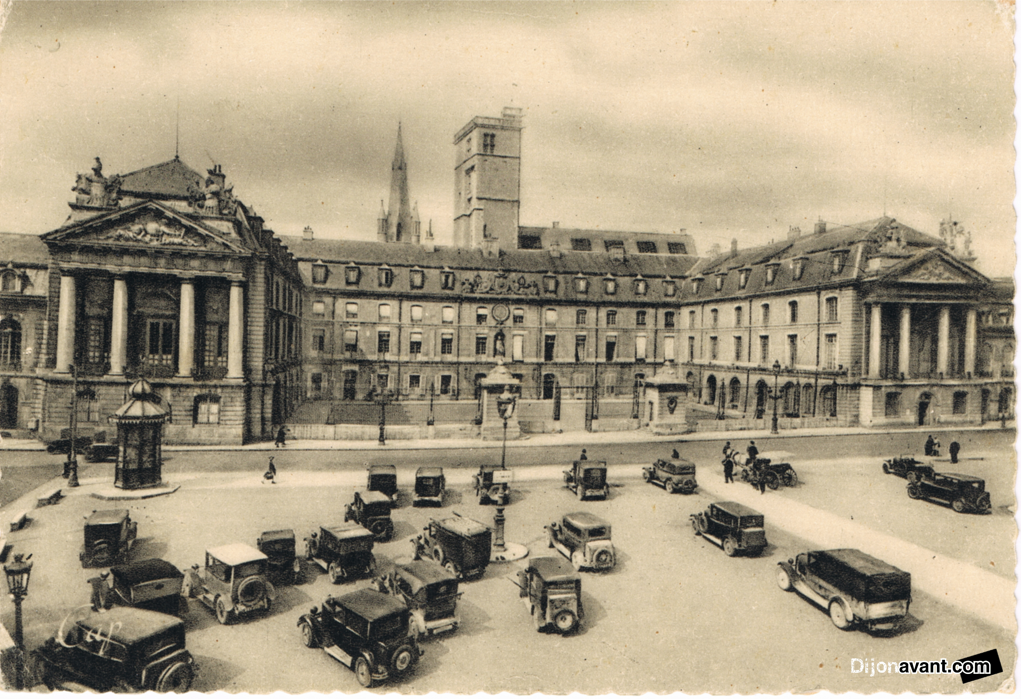 dijon place de la iberation 19xx.jpg dijon place de la iberation 19xx.jpg