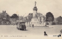 Tramways place du 30 1900.jpg