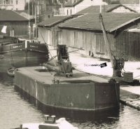 Dijon port du canal annees 40 peniche marocain zoom.jpg Dijon port du canal annees 40 peniche marocain zoom.jpg