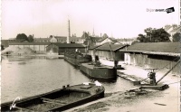 Dijon port du canal annees 40 peniche marocain.jpg