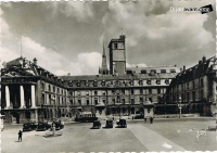 dijon place de la liberation environ 1920.jpg