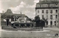 Dijon char duguay trouin 1955 place du 1er mai.jpg